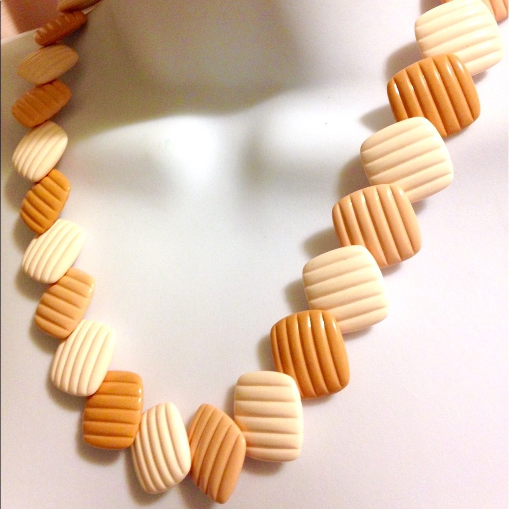 AVON Flat Beads Necklace Monotone Cream Vintage Necklace